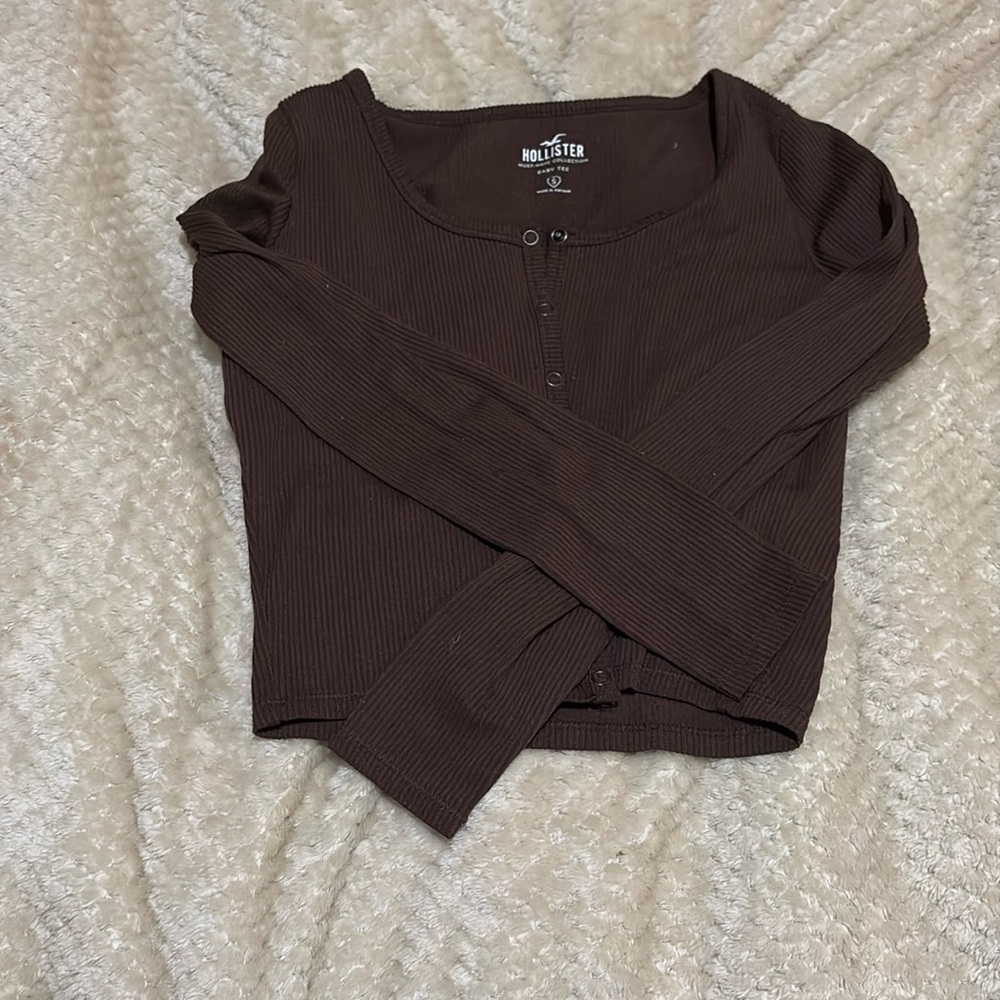 Hollister baby tee